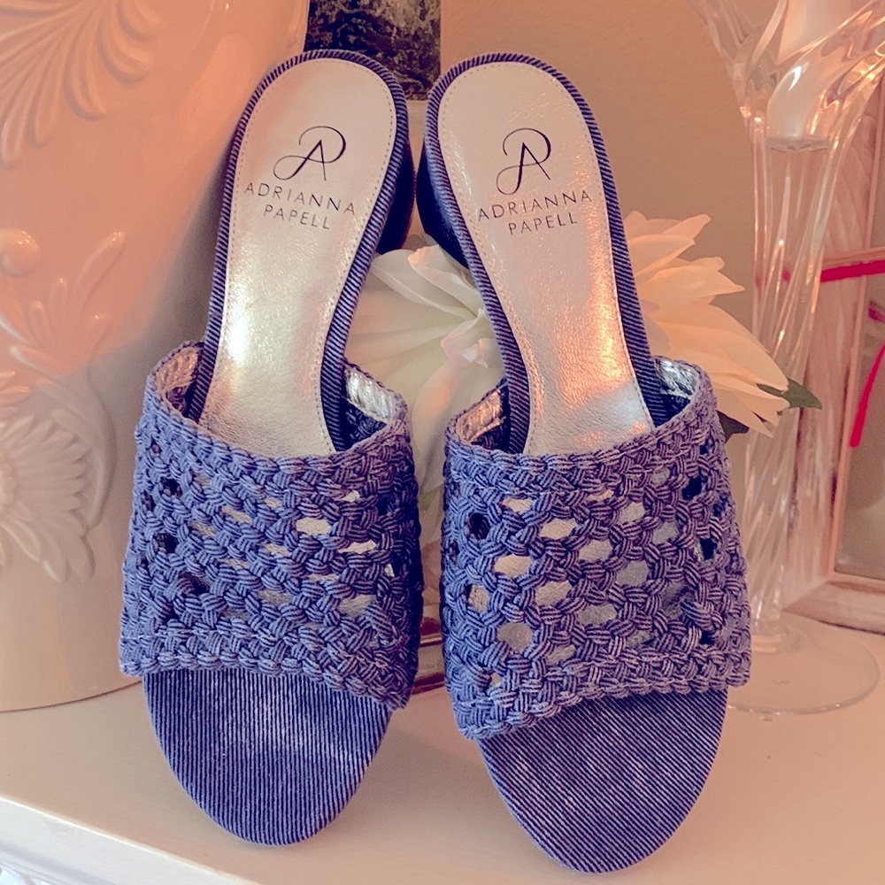**NEW** Adrianna Papell Heeled  Sandal blue Size 7